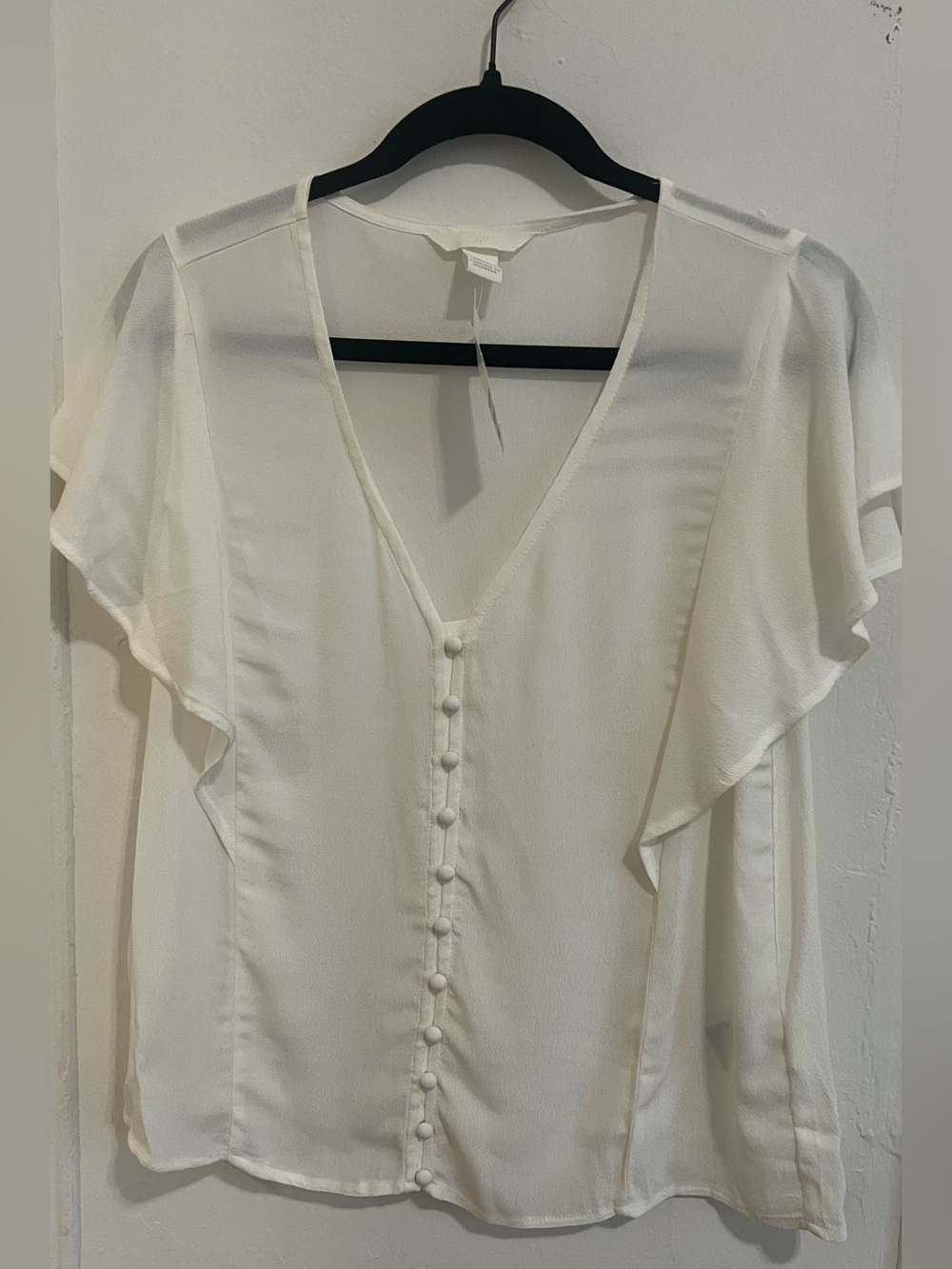 H&M Cream V-Neck Button-Front Flutter Sleeve Blouse - small
